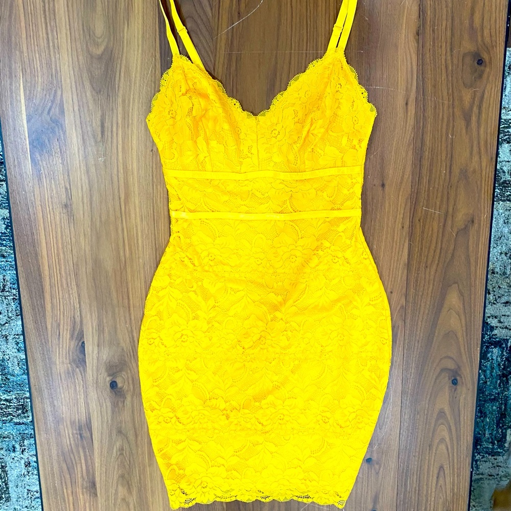 EUC Bright Yellow Fitted Lace Guess Dress